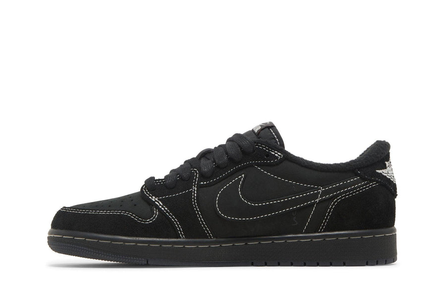 Vista lateral do Jordan Nike Travis Scott x Air Jordan 1 Low OG SP 'Black Phantom' mostrando design do cabedal e logo da marca