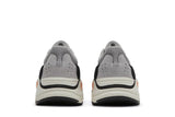 Vista superior do Yeezy Yeezy 700 V1 Wave Runner mostrando abertura, lingueta e cadarços