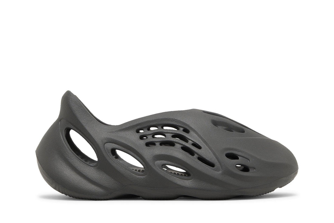 Tênis Yeezy Foam Runner Carbon Preto - LK Sneakers