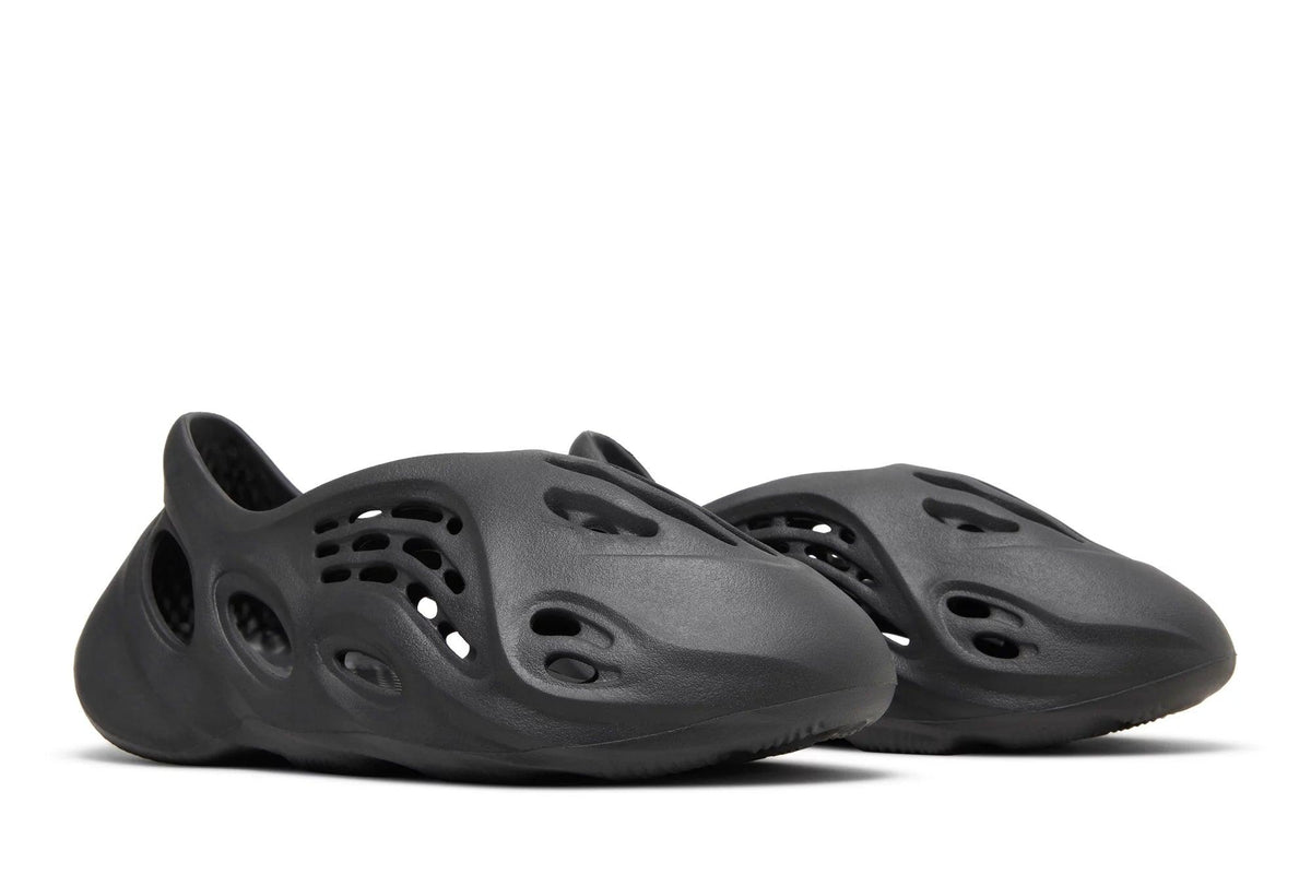 tenis-yeezy-foam-runner-onyx-