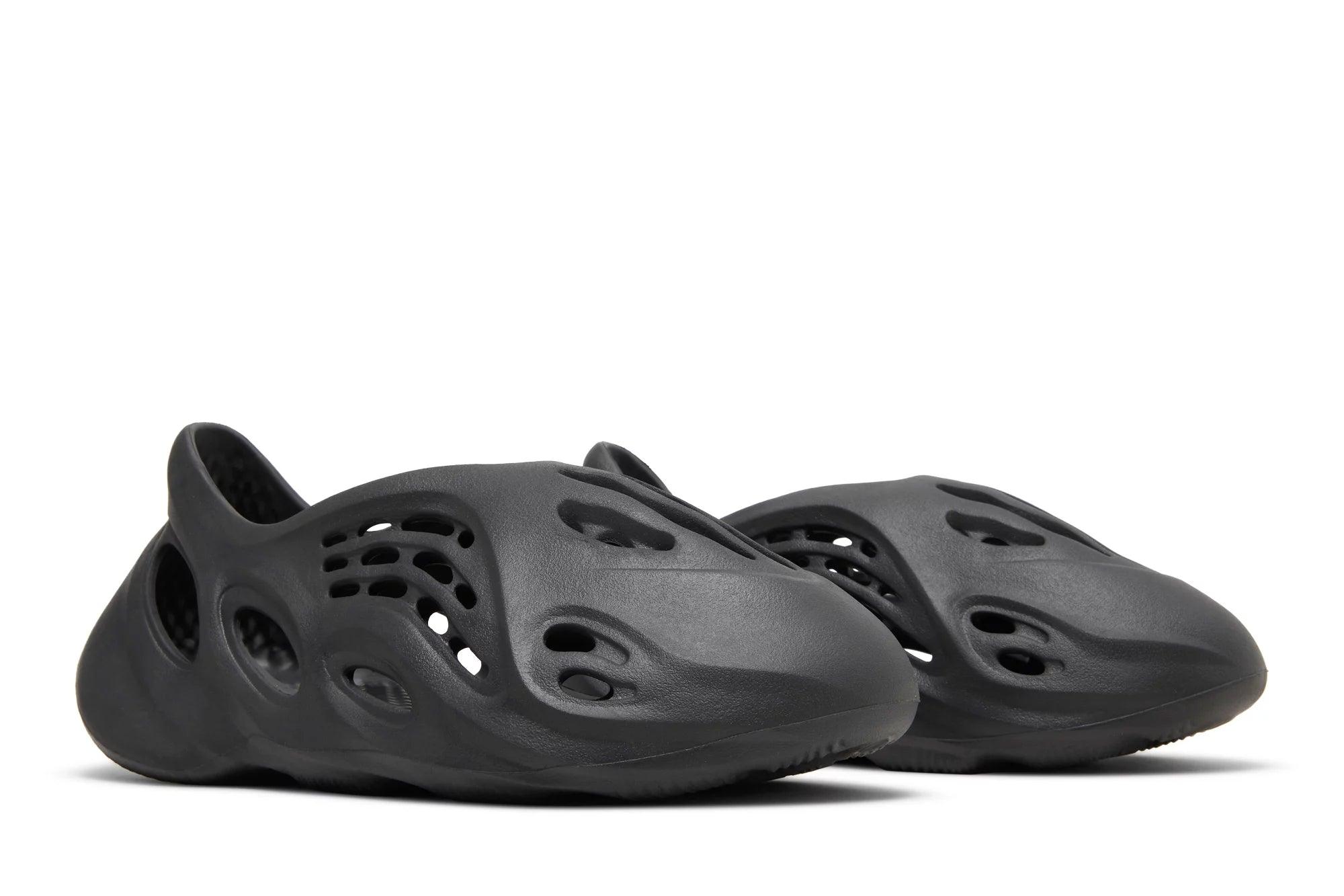 Tênis Yeezy Foam Runner Onyx Preto - LK Sneakers