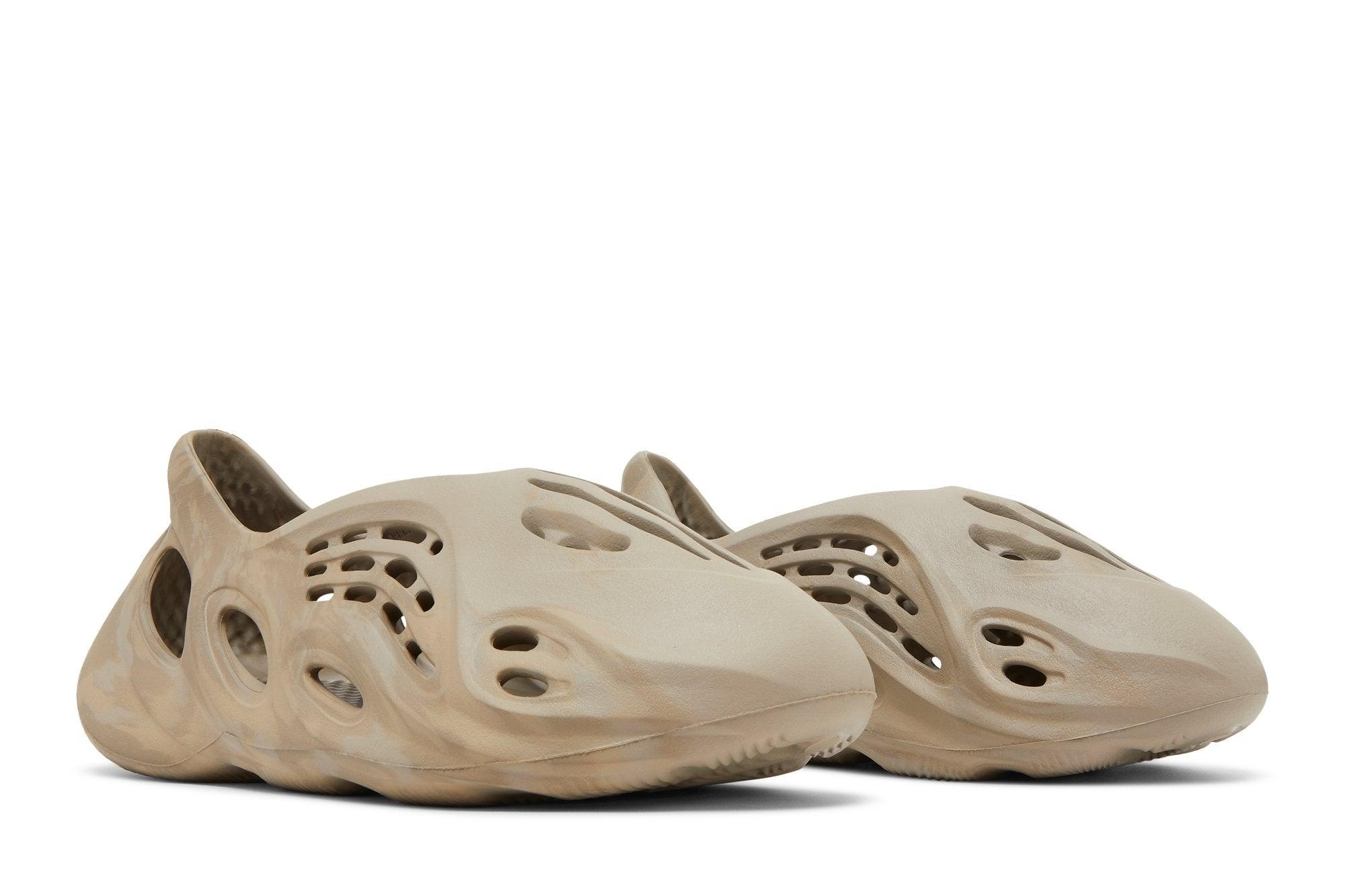Tênis Yeezy Foam Runner Stone Sage Bege - LK Sneakers