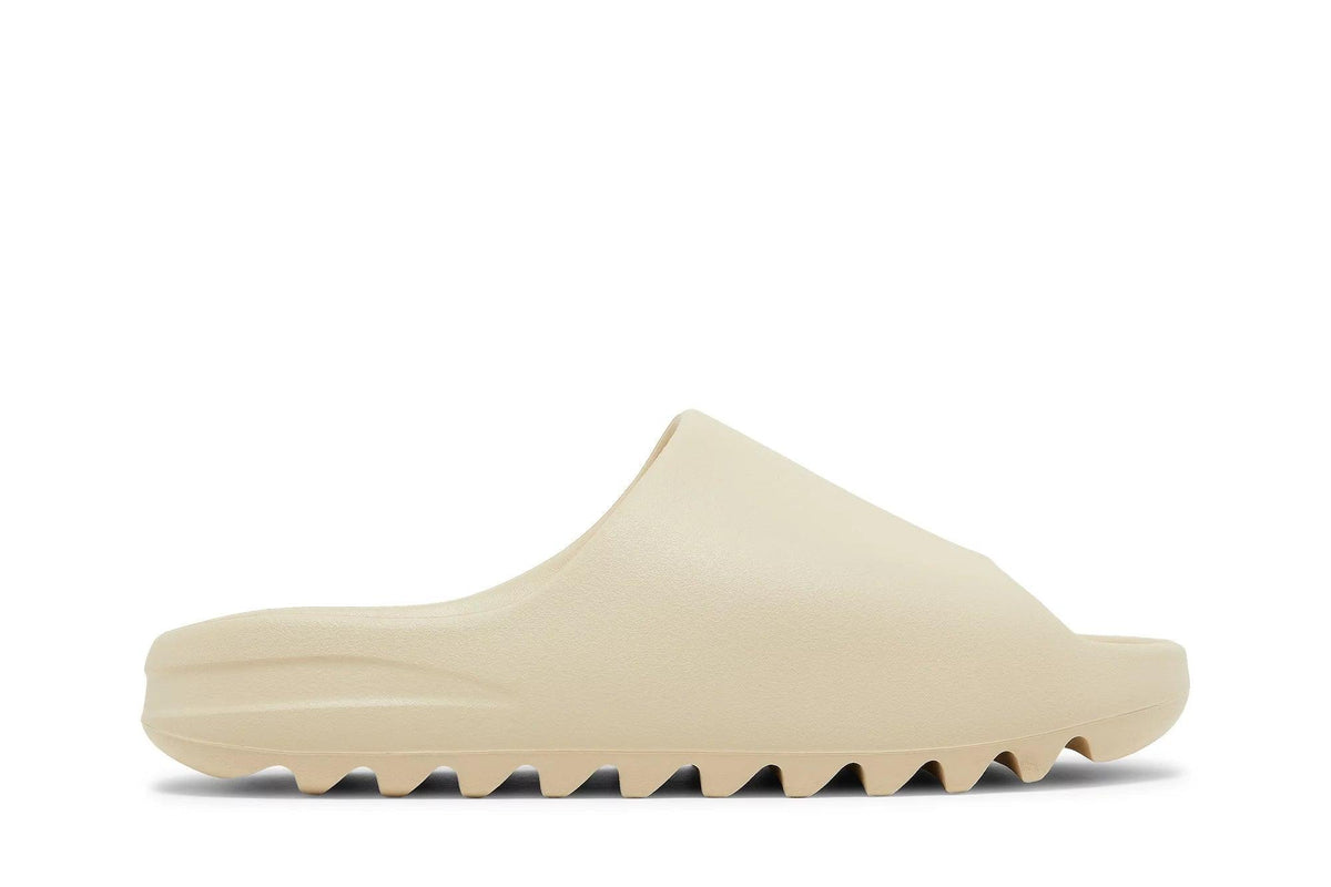 Tênis Yeezy Slide Boné Branco
