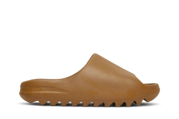 tenis-yeezy-slide-ochre-marrom